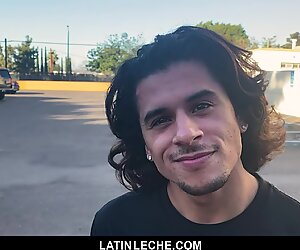 Latinleche - Drăguțe Latino Baiat suge un Pula necorespunzătoare