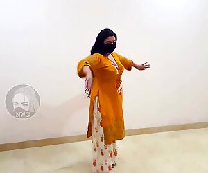 غادي إلى مانغا دى باكستانية مجاهرة الرقص مثير الرقص المجوهر