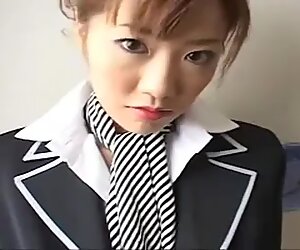 Nhật Bản nữ tiếp viên với vòng cổ qua vòng cổ